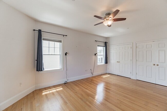 Building Photo - 29 Vinton St