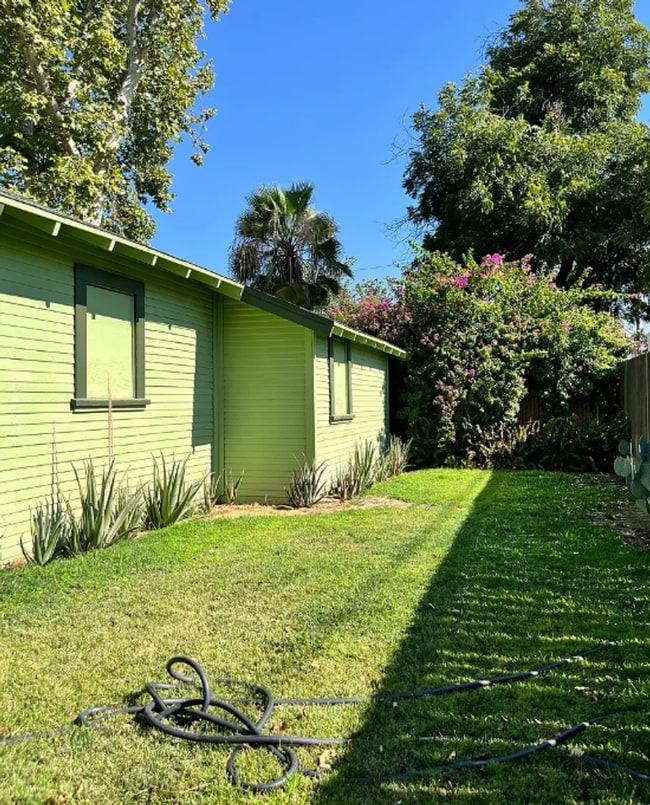 Building Photo - Charming 3-Bedroom Home in the Heart of th...