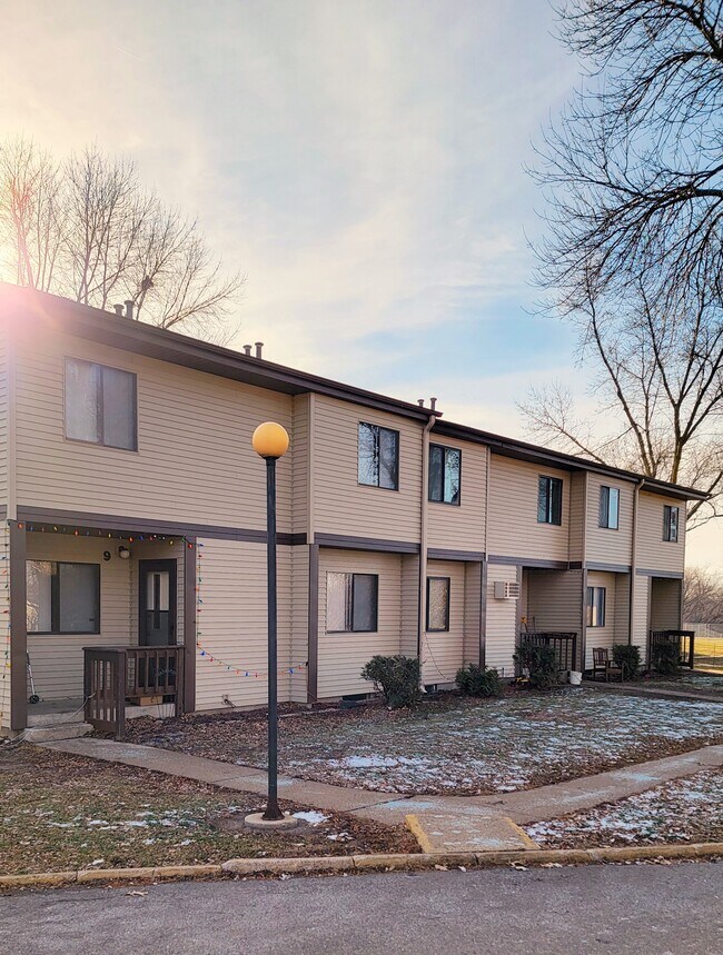 Primary Photo - Blue Ridge Apartments & Townhomes