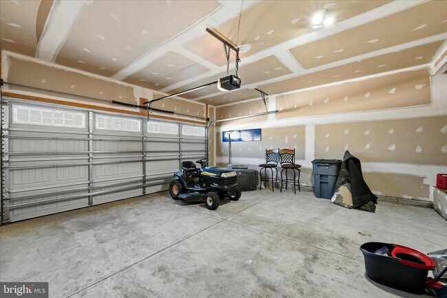 Building Photo - 313 Switchgrass Ct