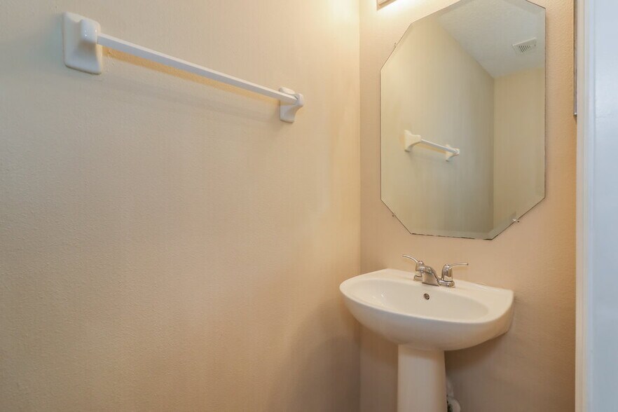 Building Photo - 7753 Highchair Ln
