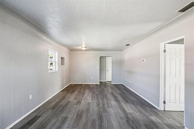 Building Photo - 1911 22nd Ave S