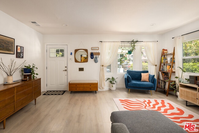 Building Photo - 4540 Catalpa St