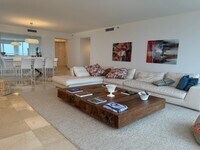 Building Photo - 21150 Point Pl