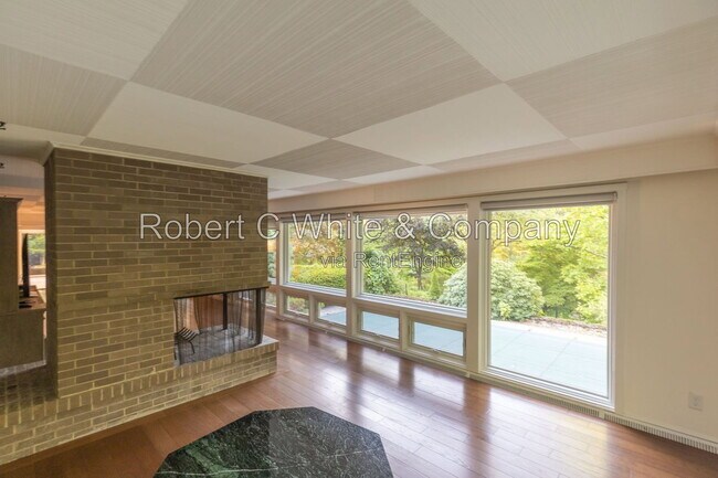 Building Photo - 16 Sunbrook Rd