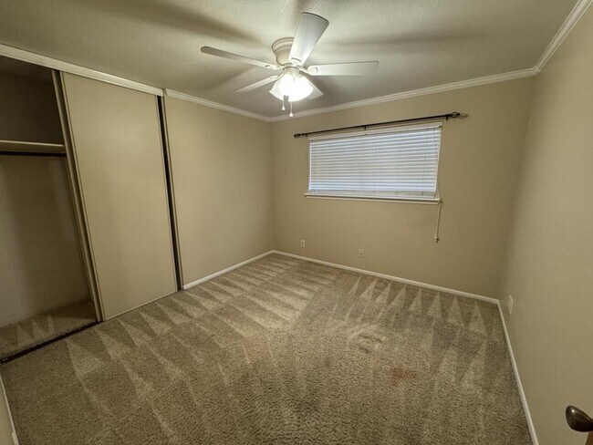 Building Photo - 104 Ridgewood Dr