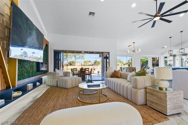 Building Photo - 2652 Golfside Dr