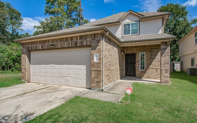 Building Photo - Open Layout & Large Backyard in Houston’s Evergreen Villas – 3 Beds, 2½ Baths