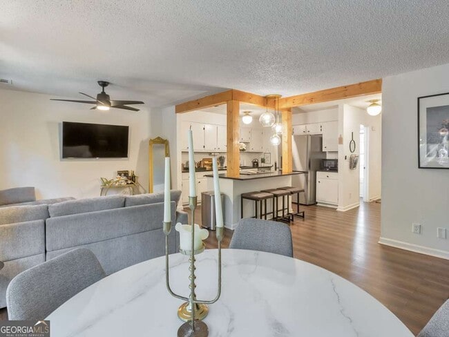 Building Photo - 2790 Farmstead Rd