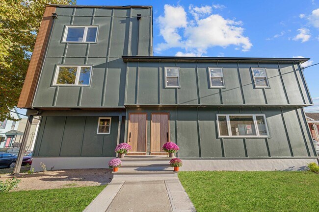 Building Photo - 312 Garfield Ave