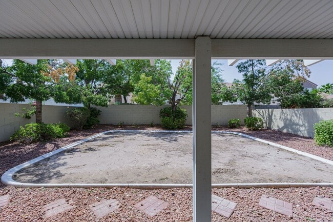 Building Photo - 1 Story home located in Silverado Ranch