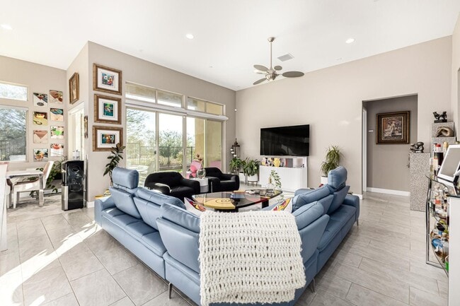 Building Photo - 7611 E Camino Vivaz