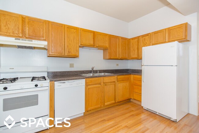 Primary Photo - 4700 N Beacon St