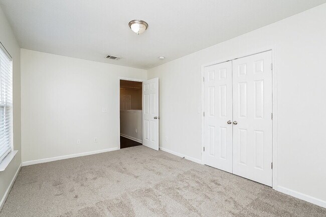 Building Photo - 5051 Preserve Blvd