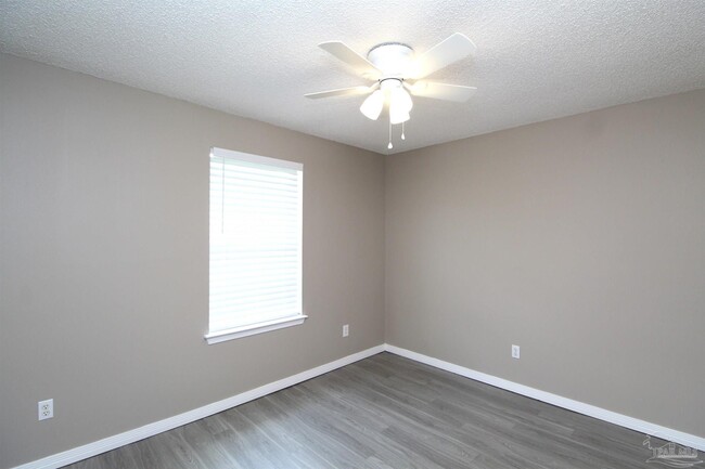 Building Photo - 6923 Cedar Ridge Cir