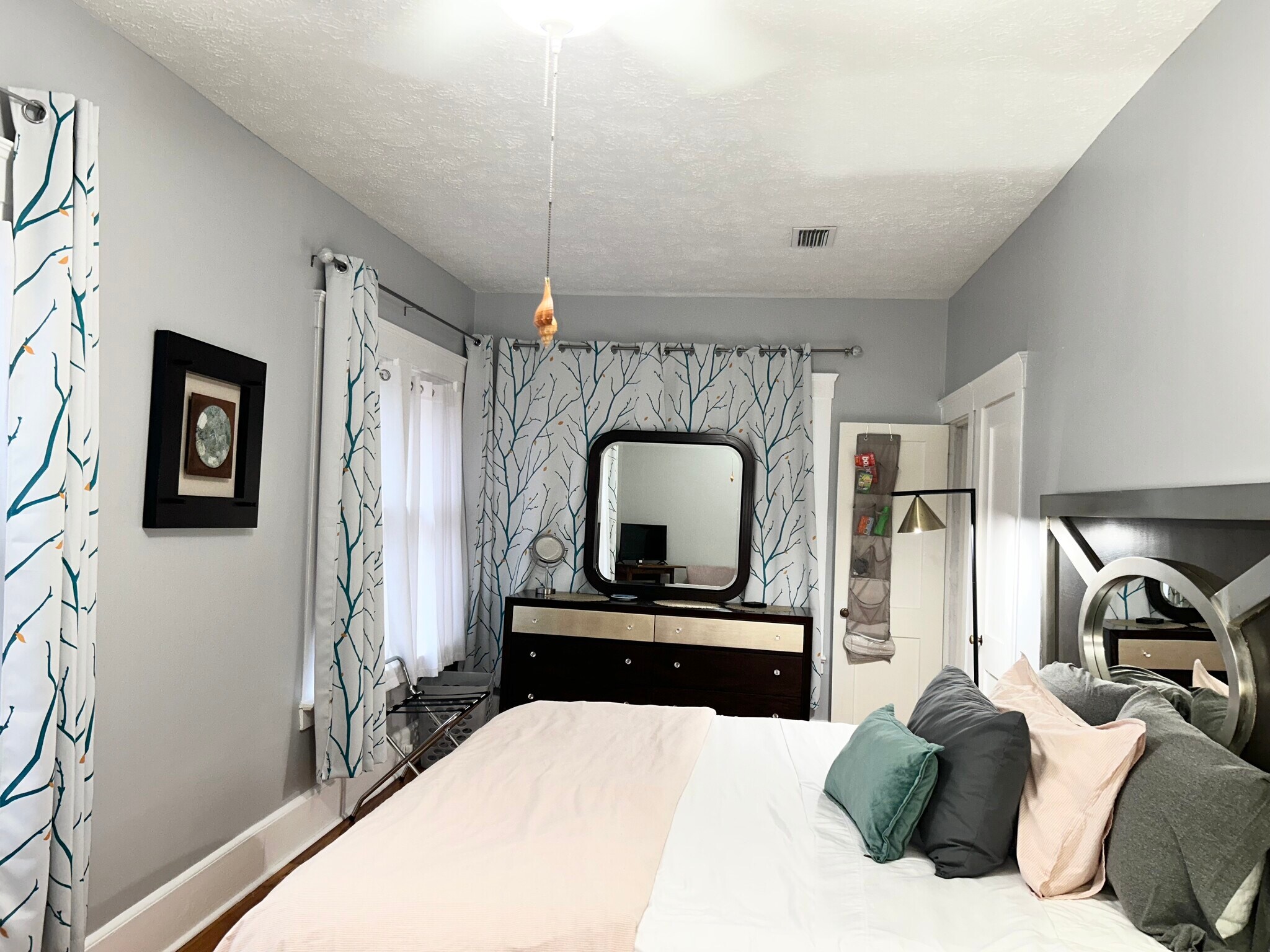 Building Photo - 1039 Riviera St