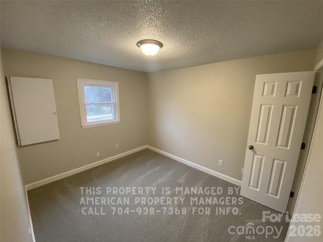 Building Photo - 135 Earnhardt Ave