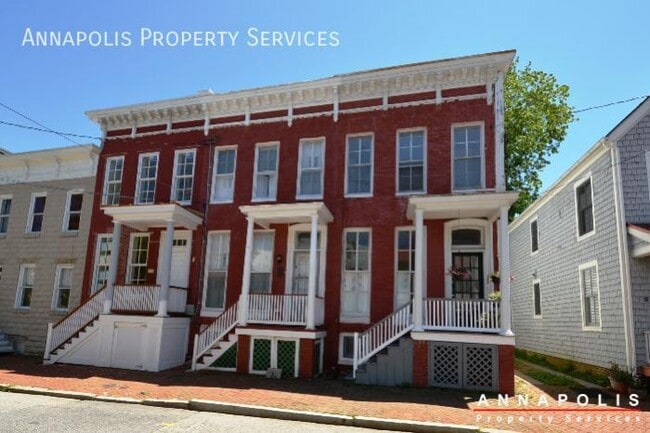 Primary Photo - 17 College Ave