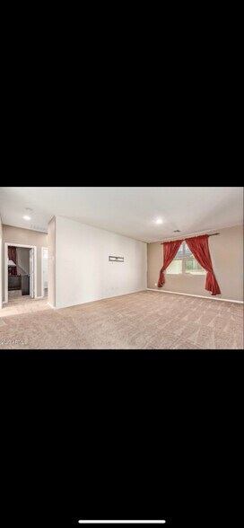 Building Photo - 1105 S 201st Dr