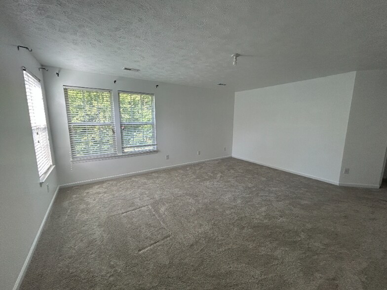 Building Photo - 9099 Jody Lynn Ln