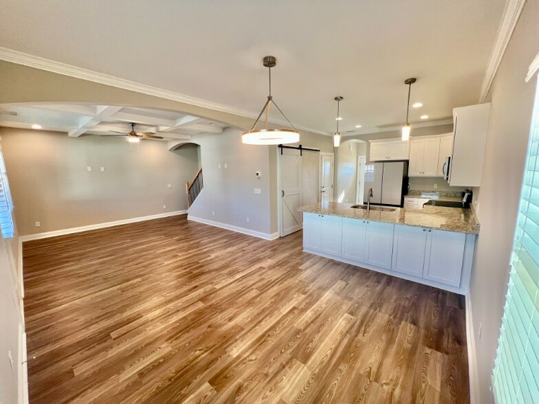 Building Photo - 2530 Snow Creek Rd NE