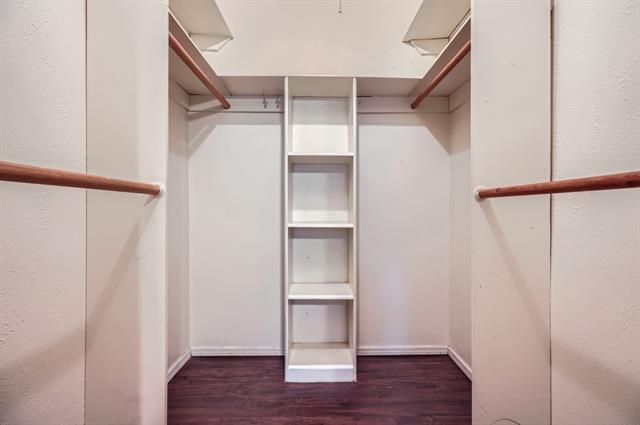 Building Photo - 1724 Midcrest Dr