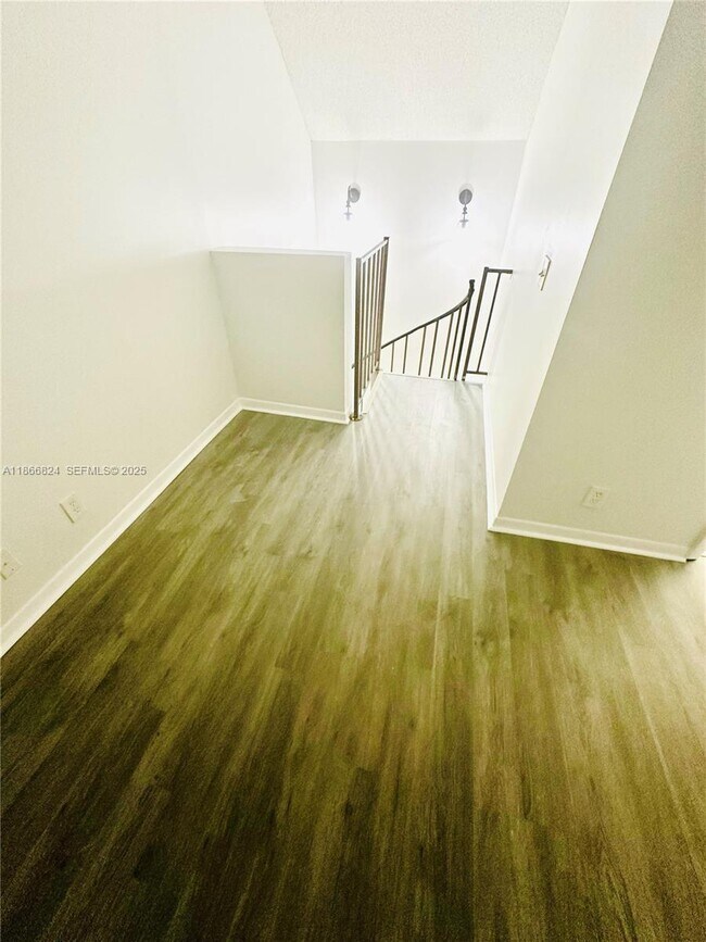 Building Photo - 33 Deer Creek Rd