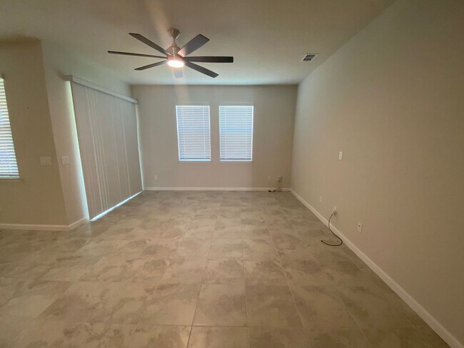 Building Photo - 2304 Tudor Rose Dr