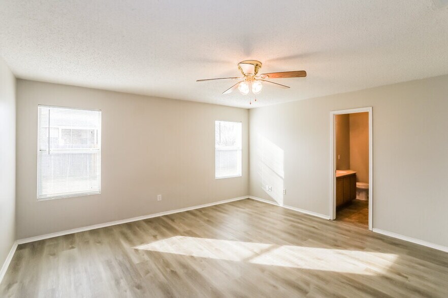 Building Photo - 541 Magdalen Ave