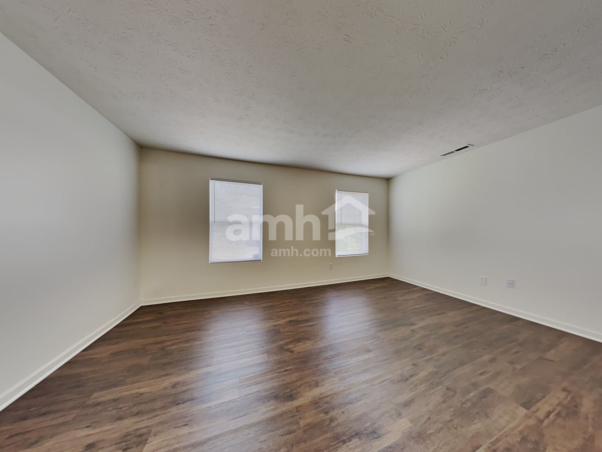 Building Photo - 11424 Long Lake Dr