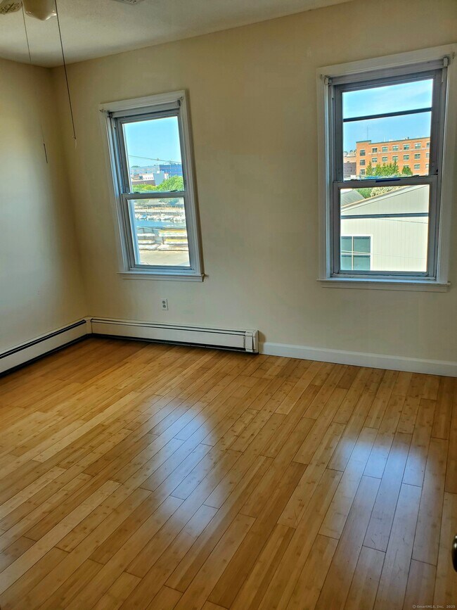 Building Photo - 49 S Water St