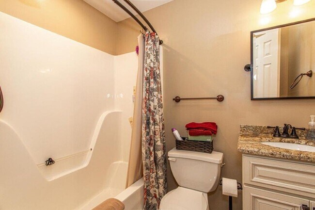 Building Photo - Farragut 37934 -  3 bedroom, 2.5 bath home...