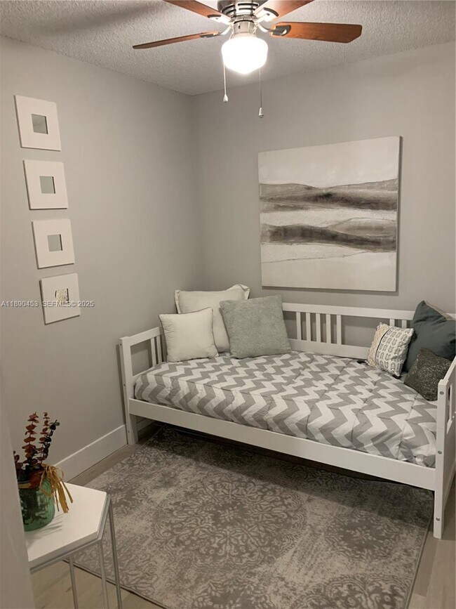 Building Photo - 1709 Whitehall Dr