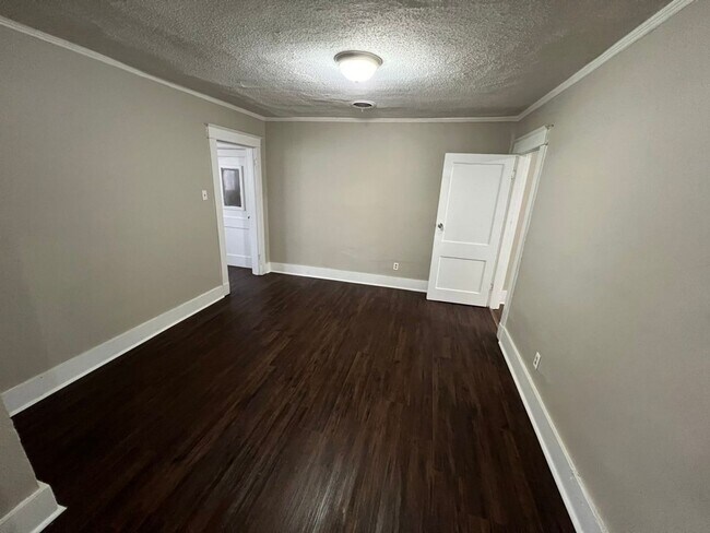 Building Photo - 554 Josephine St