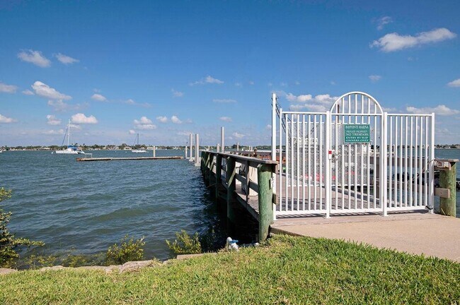 Building Photo - 157 Marine St