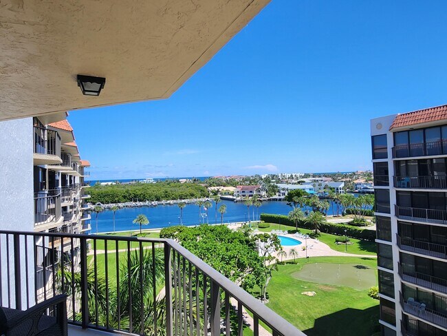 Building Photo - 899 Jeffery St