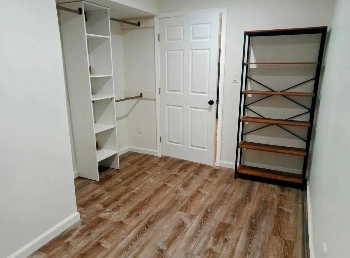 Building Photo - 33 E Loudoun St