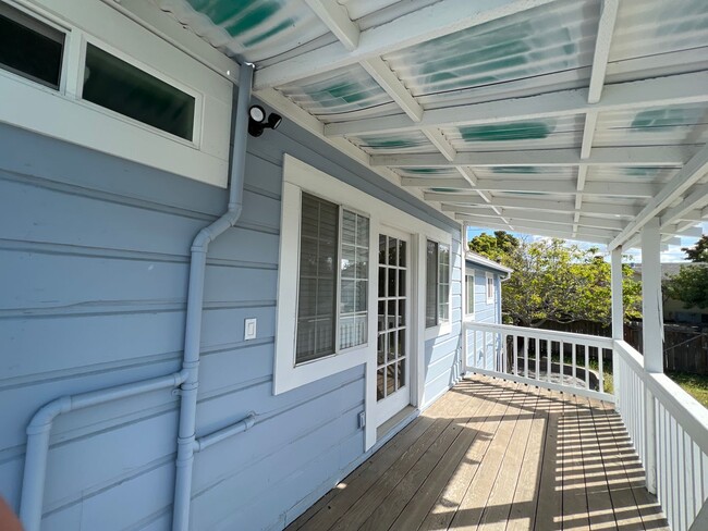 Building Photo - Downtown Benicia Remodeled Saltbox