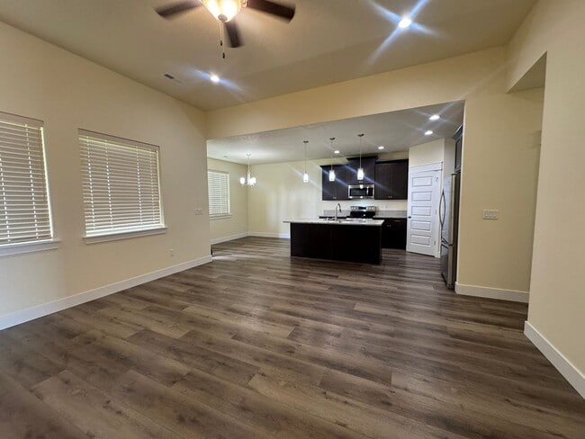 Building Photo - Rent Reduced! Home in Quincy