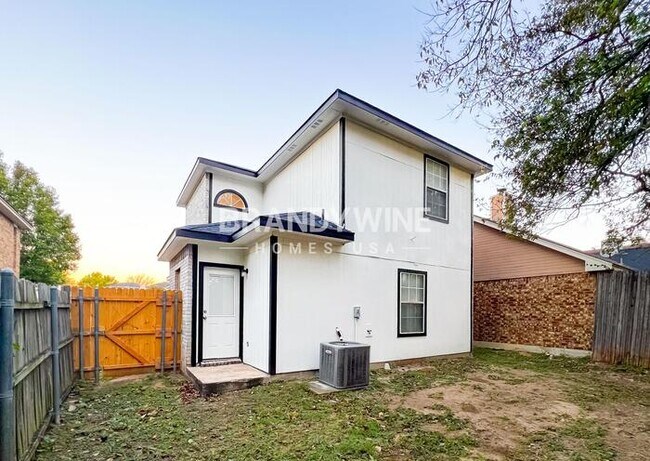 Building Photo - 910 Gable Ave