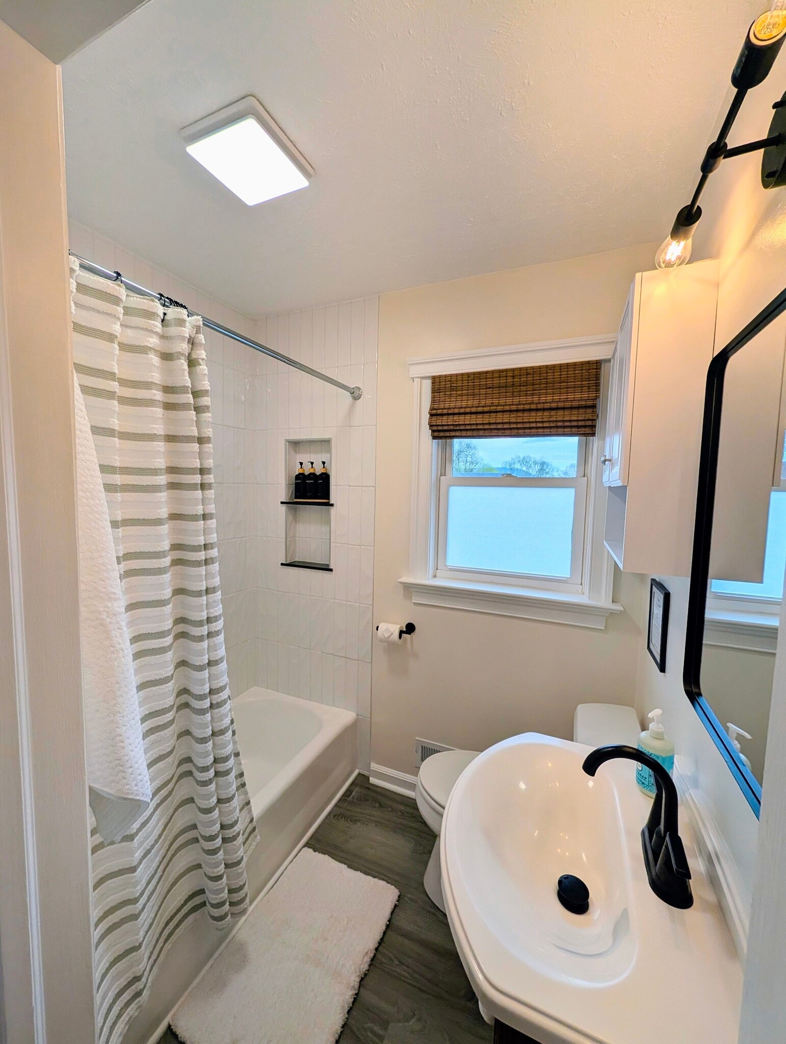 Building Photo - 1211 River Vista Ave