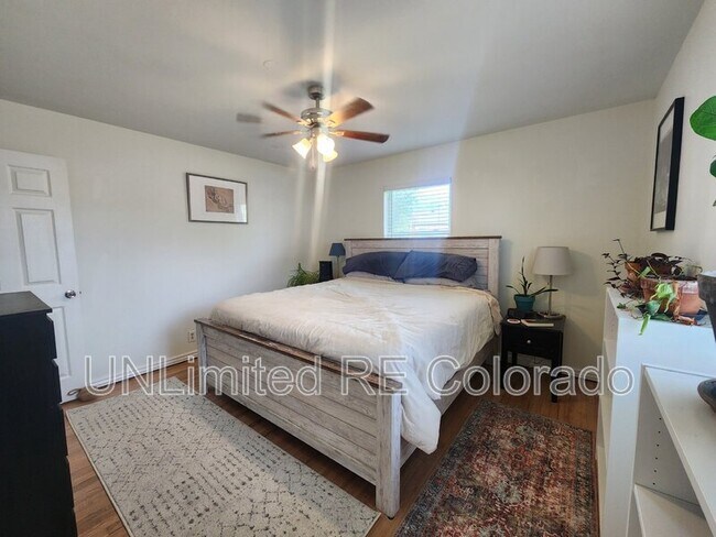 Building Photo - 945 N Paris St