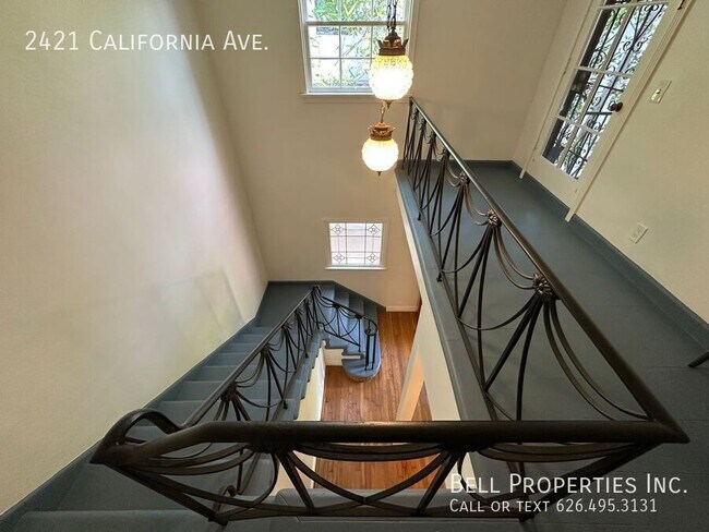 Building Photo - 2421 California Ave