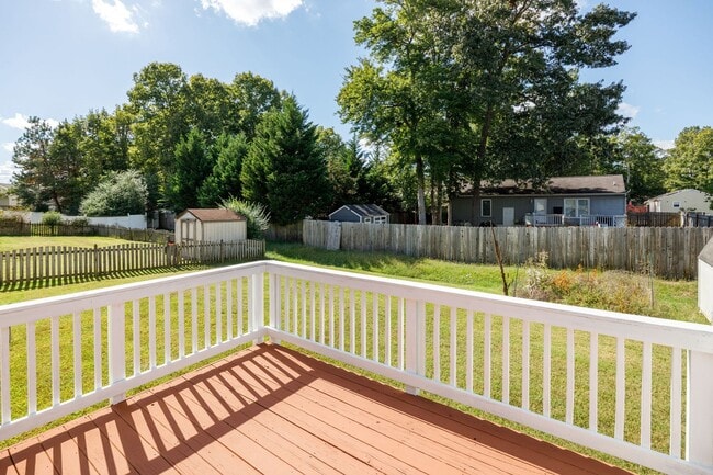 Building Photo - Recently Renovated 3 Bedroom Home in North...