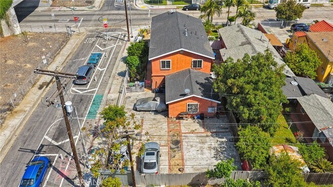 Building Photo - 348 W 83rd St