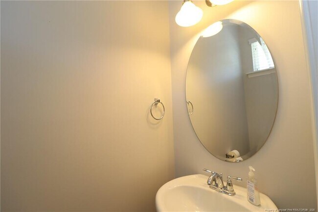 Building Photo - 408 Starkey St