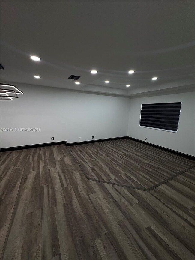 Building Photo - 1705 SW 100th Ave