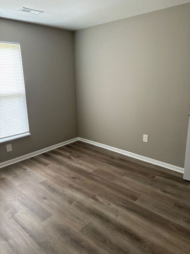 Building Photo - 3709 Beulah Rd