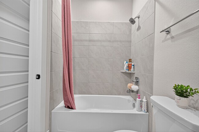 Building Photo - 7727 Pleasant Crst Dr