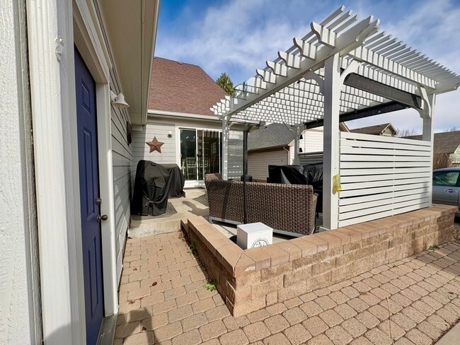 Building Photo - Stunning Home with ~4,000sqft of Living Space In a Great Location!